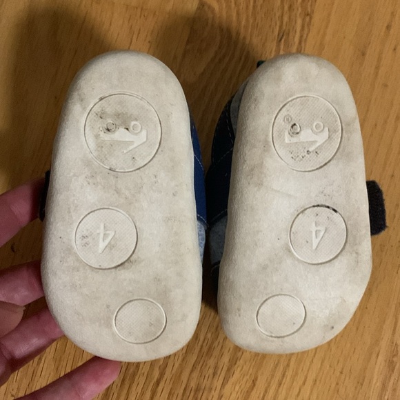 EUC See Kai Run toddler 4 sneakers - Picture 2 of 4